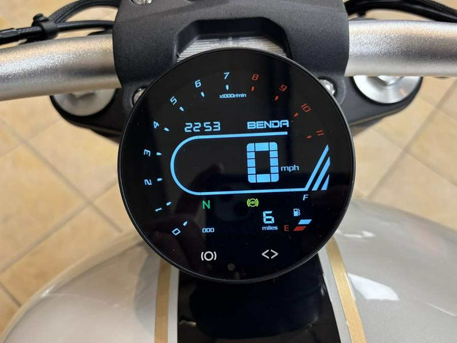 2025 Benda Chinchilla 300