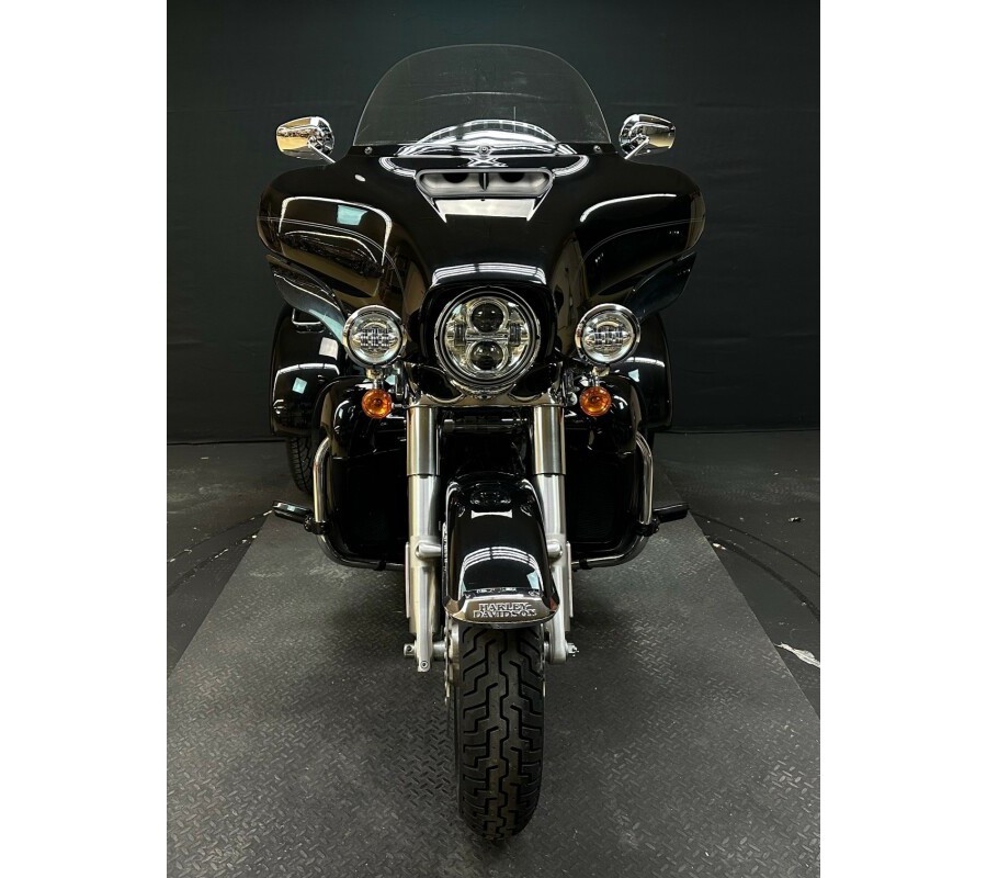 Harley-Davidson Tri Glide Ultra 2020 FLHTCUTG BLACK