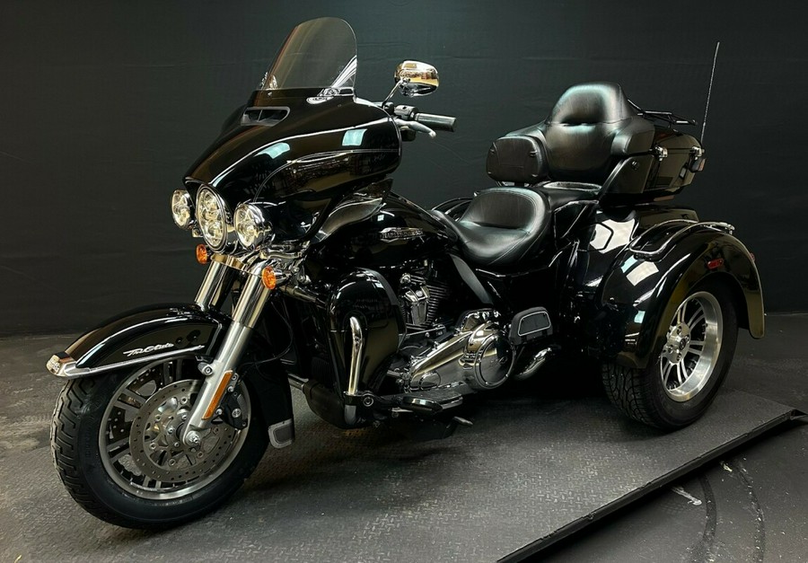 Harley-Davidson Tri Glide Ultra 2020 FLHTCUTG BLACK