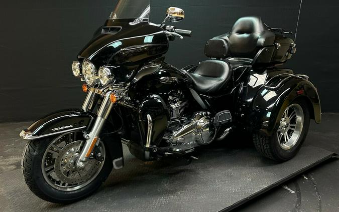 Harley-Davidson Tri Glide Ultra 2020 FLHTCUTG BLACK