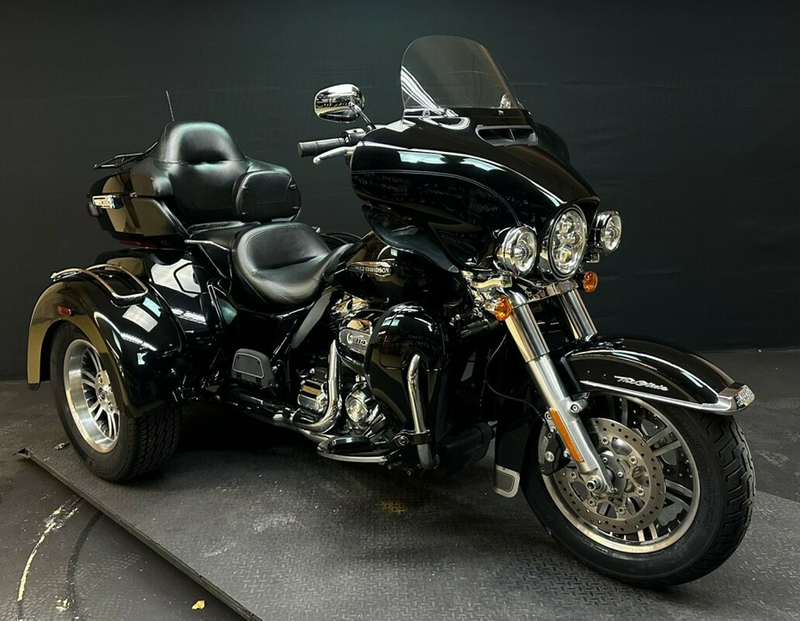 Harley-Davidson Tri Glide Ultra 2020 FLHTCUTG BLACK