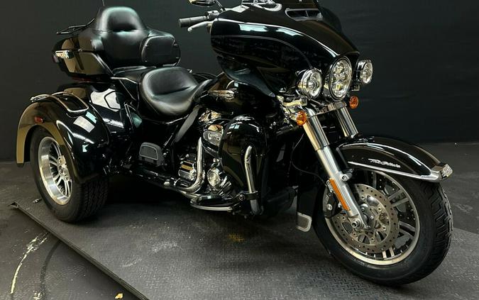 Harley-Davidson Tri Glide Ultra 2020 FLHTCUTG BLACK