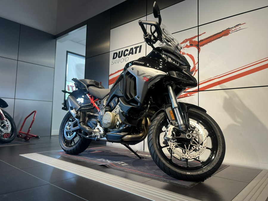 2025 Ducati MULTISTRADA V4S TRAVEL RADAR