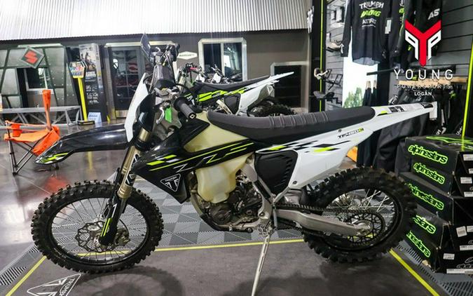 2026 Triumph TF 450-C Jet black/ Pure white 450-C