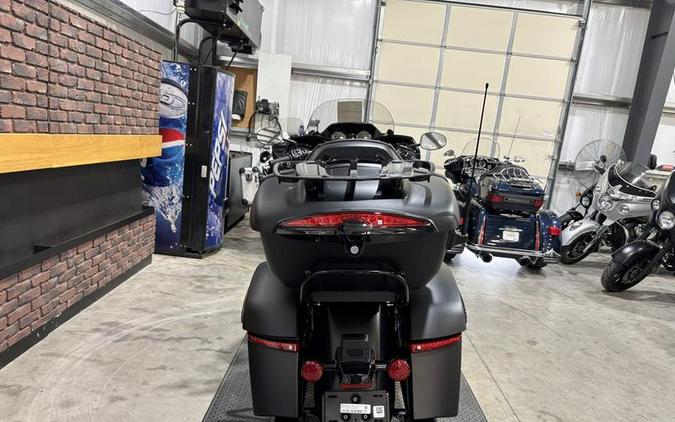 2025 Indian Motorcycle® Pursuit® Dark Horse® 112 Black Smoke