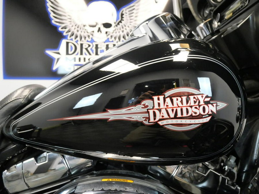 2011 Harley-Davidson® FLHTC - Electra Glide® Classic