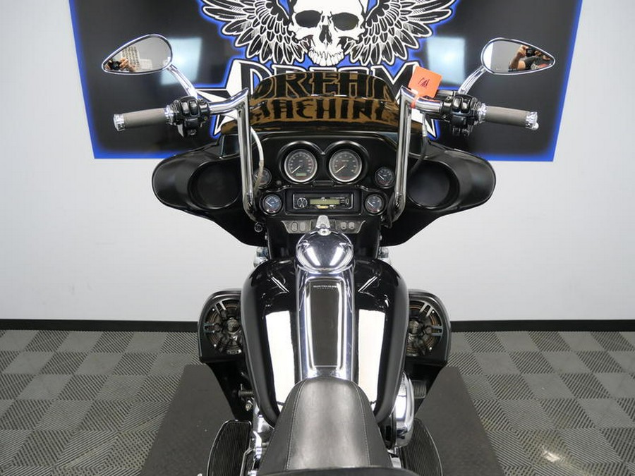 2011 Harley-Davidson® FLHTC - Electra Glide® Classic