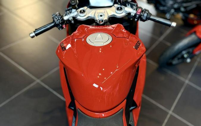 2026 Ducati PANIGALE V2