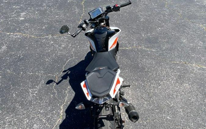 2022 Duke 390 - KTM