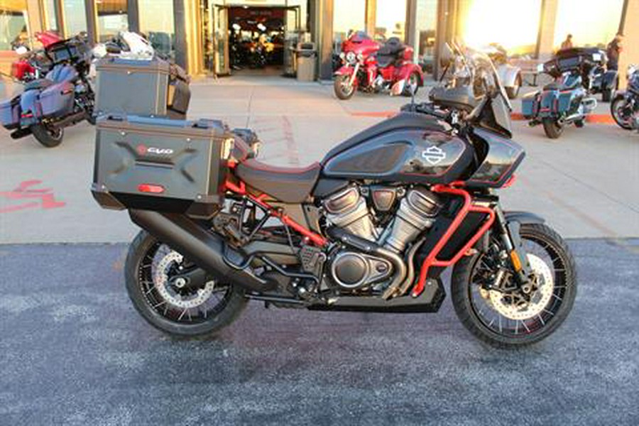 2025 Harley-Davidson CVO™ Pan America®