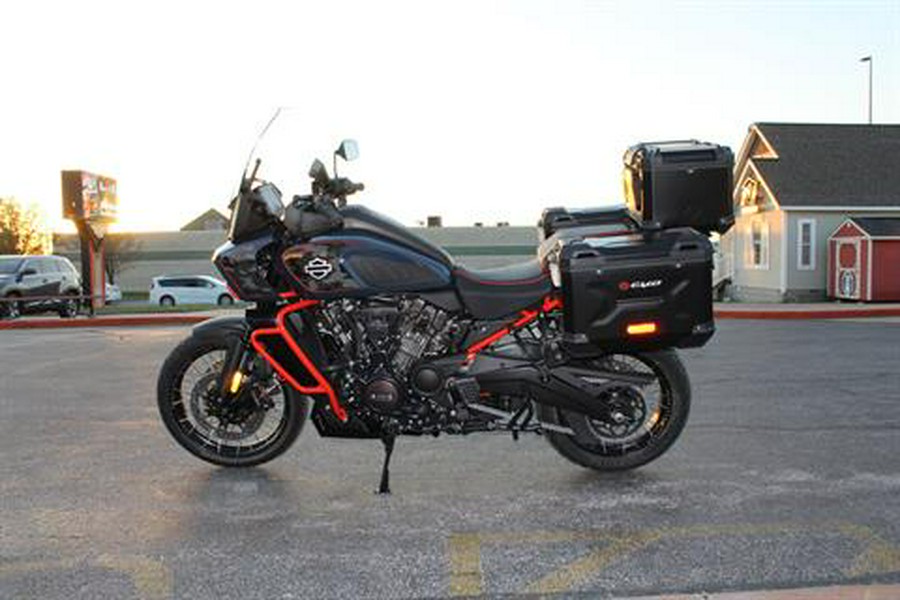 2025 Harley-Davidson CVO™ Pan America®