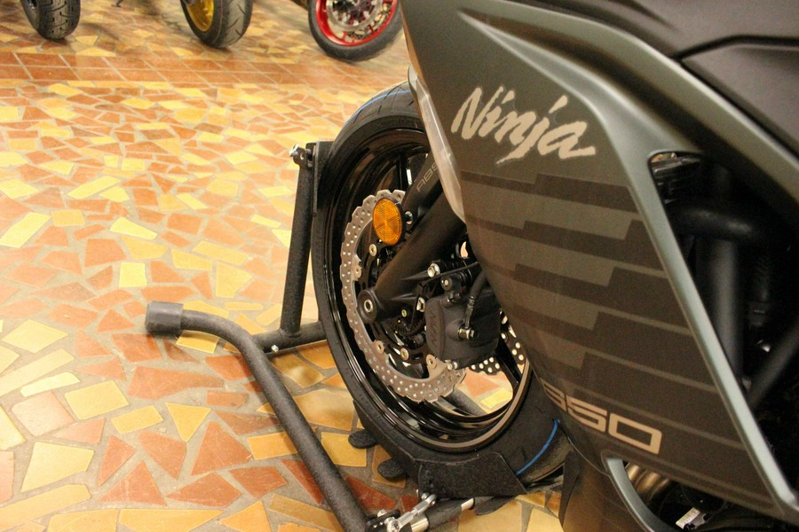 2025 Kawasaki Ninja 650 ABS Ninja 650 ABS - SDAG3525