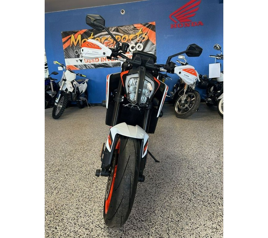 2021 KTM 890 Duke R