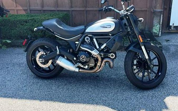 2023 Ducati Scrambler ICON DARK