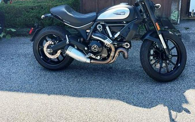2023 Scrambler ICON DARK - Ducati