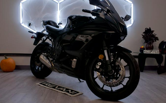 2025 YAMAHA YZF-R7