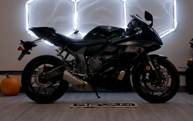 2025 YAMAHA YZF-R7