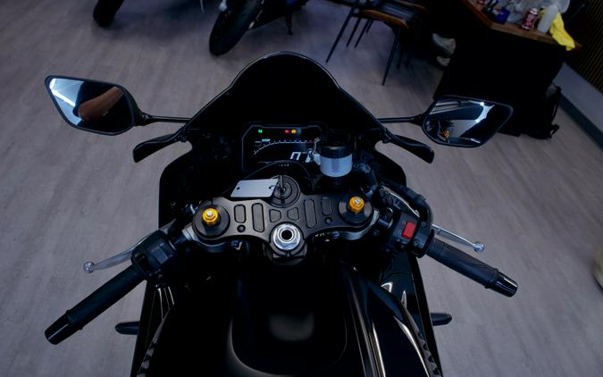 2025 YAMAHA YZF-R7