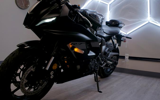 2025 YAMAHA YZF-R7