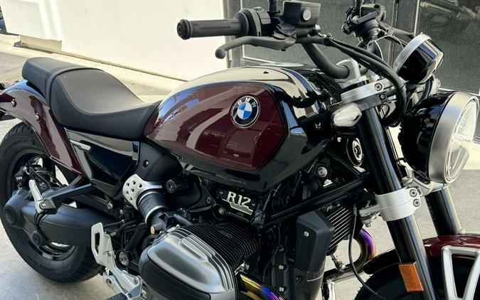 2024 BMW R 12 Aventurin Red Metallic