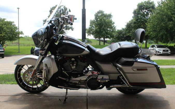 2019 Harley-Davidson® FLHXSE - CVO™ Street Glide®