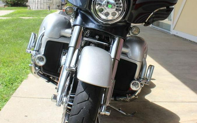 2019 Harley-Davidson® FLHXSE - CVO™ Street Glide®