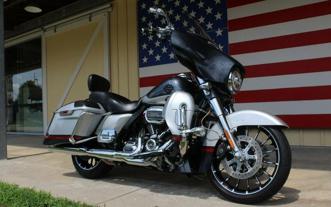 2019 Harley-Davidson® FLHXSE - CVO™ Street Glide®