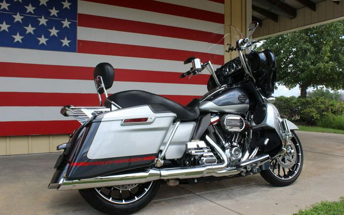 2019 Harley-Davidson® FLHXSE - CVO™ Street Glide®