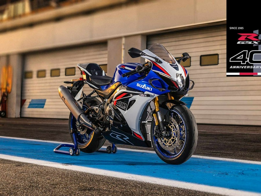 2027 Suzuki GSX-R1000RS 40th Anniversary Edition Candy Daring Red / Pearl Tech White