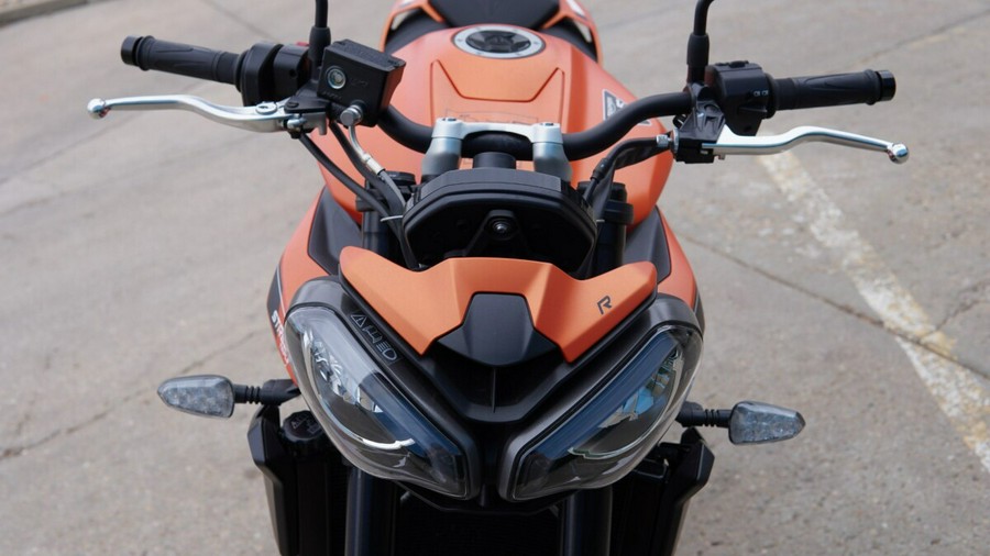 2025 Triumph Street Triple 765 R