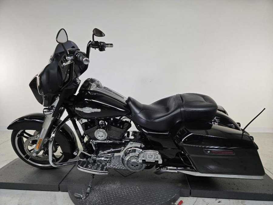 2014 Harley-Davidson® FLHX - Street Glide®
