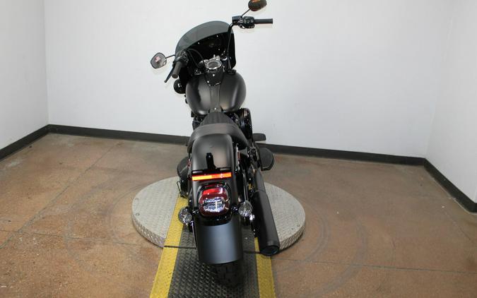 2026 Harley-Davidson® Deadwood™ Black Denim