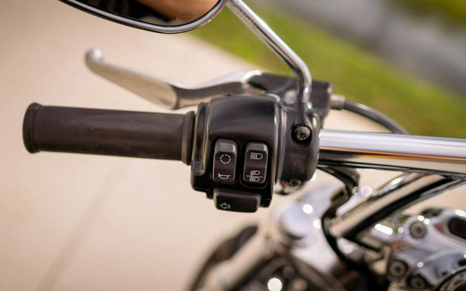 2017 Harley-Davidson® XL1200C - 1200 Custom