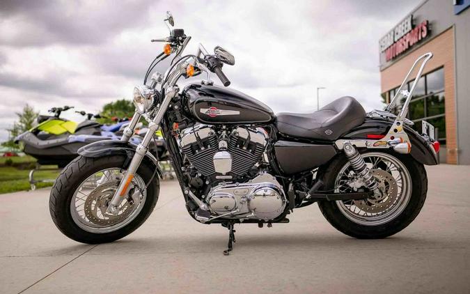 2017 Harley-Davidson® XL1200C - 1200 Custom