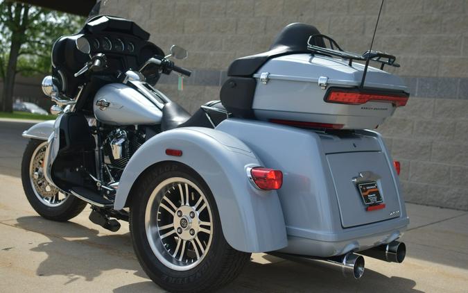 2023 Harley-Davidson Tri Glide Ultra FLHTCUTG