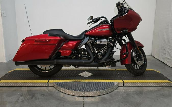 FLTRXS 2018 Road Glide Special