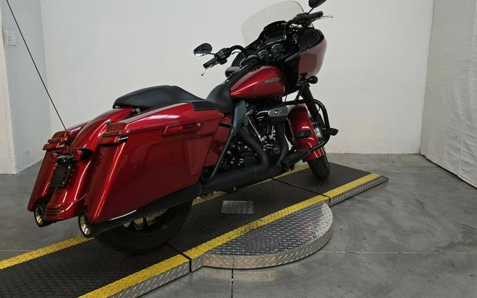 FLTRXS 2018 Road Glide Special