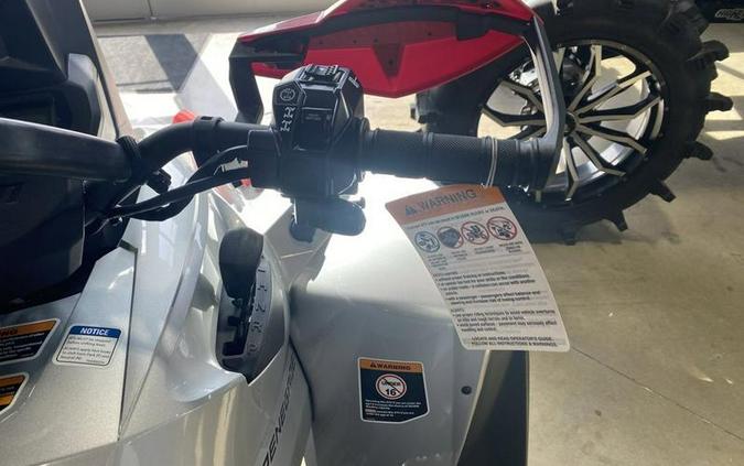 2026 Can-Am® Renegade X mr 1000 R Hyper Silver & Legion Red