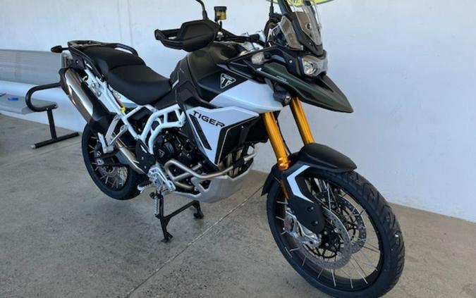 2024 Triumph Tiger 900 Rally Pro Matt Khaki Green / Matt Phantom Black