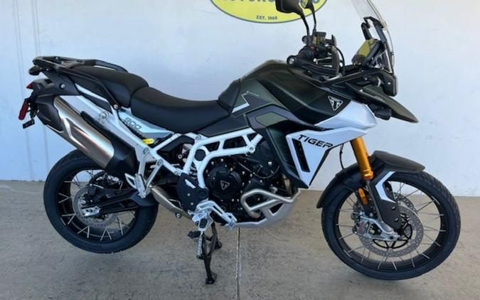 2024 Triumph Tiger 900 Rally Pro Matt Khaki Green / Matt Phantom Black