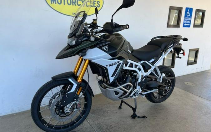 2024 Triumph Tiger 900 Rally Pro Matt Khaki Green / Matt Phantom Black