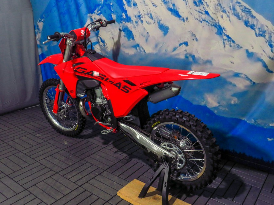 2025 GASGAS MC 300