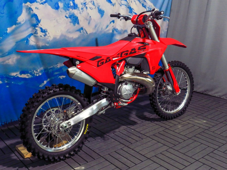 2025 GASGAS MC 300