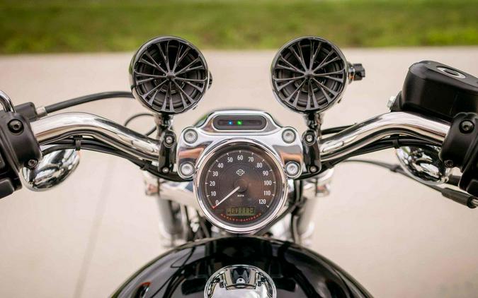 2017 Harley-Davidson® XL1200C - 1200 Custom