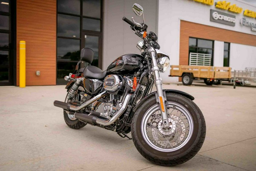 2017 Harley-Davidson® XL1200C - 1200 Custom