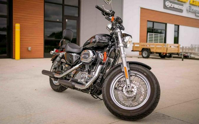2017 Harley-Davidson® XL1200C - 1200 Custom