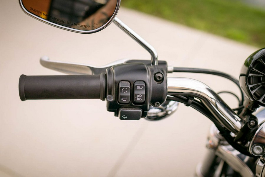 2017 Harley-Davidson® XL1200C - 1200 Custom