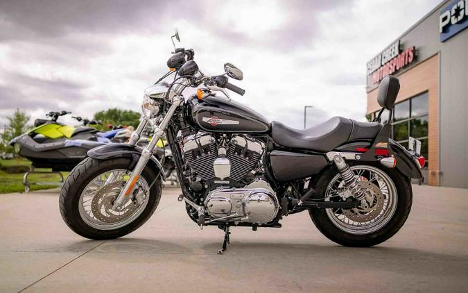 2017 Harley-Davidson® XL1200C - 1200 Custom