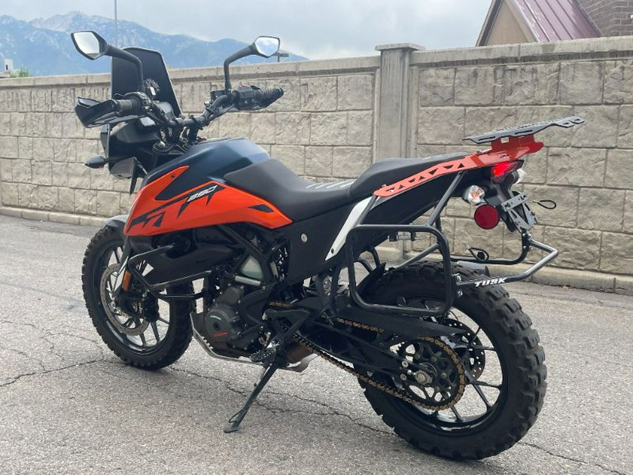 2022 KTM Adventure 390