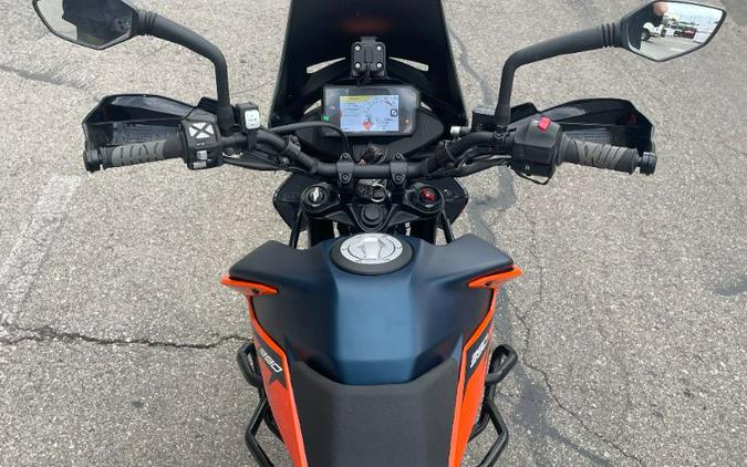 2022 KTM Adventure 390